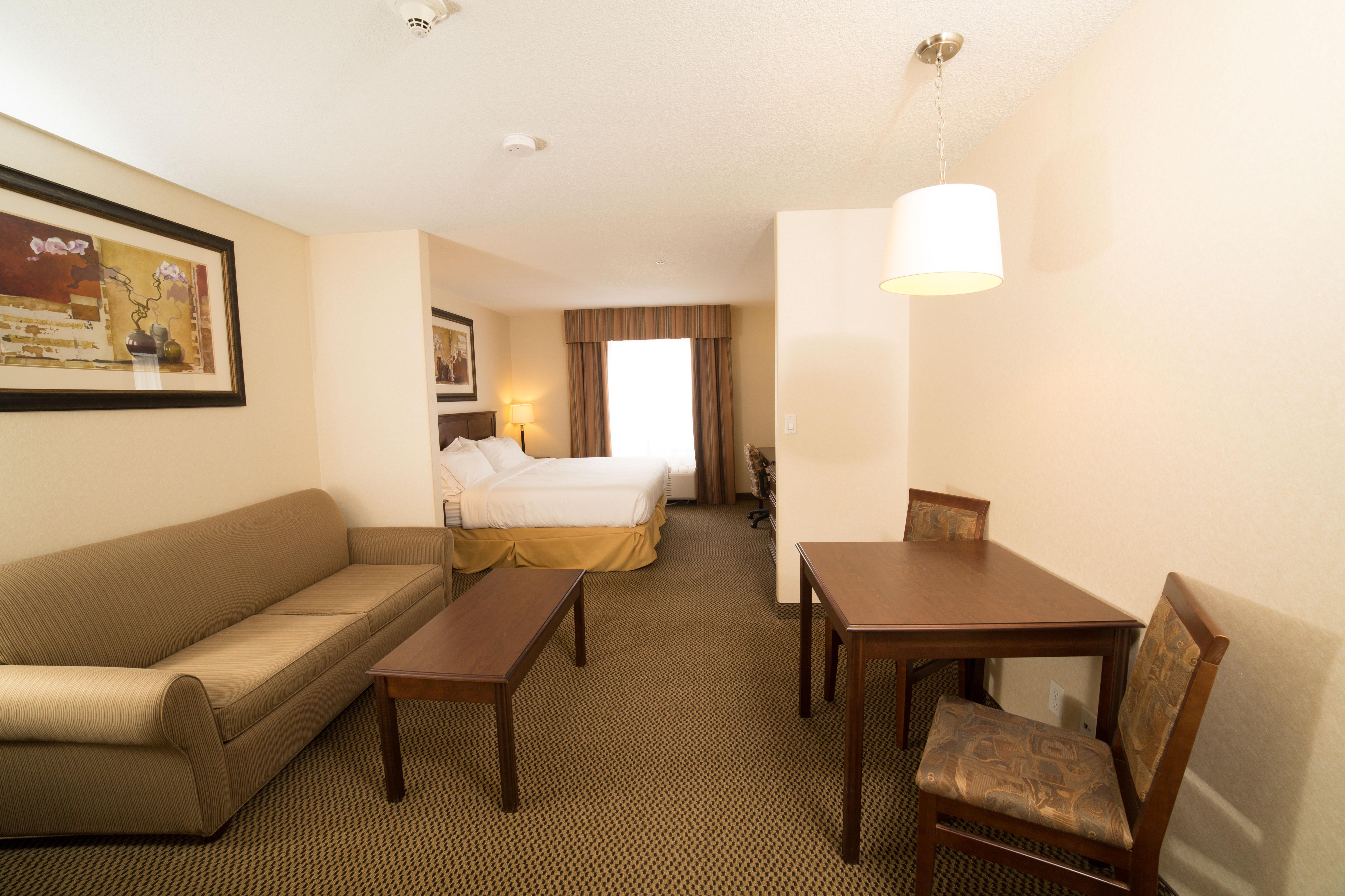 Holiday Inn Express Hotel & Suites - Slave Lake By Ihg Dış mekan fotoğraf
