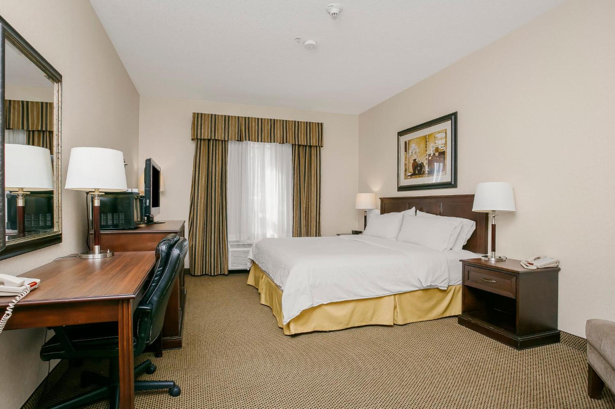 Holiday Inn Express Hotel & Suites - Slave Lake By Ihg Dış mekan fotoğraf